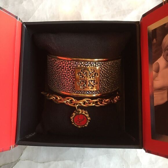 RUSTIC COTM December 2017 - comes w signature box! - Picture 5 of 13